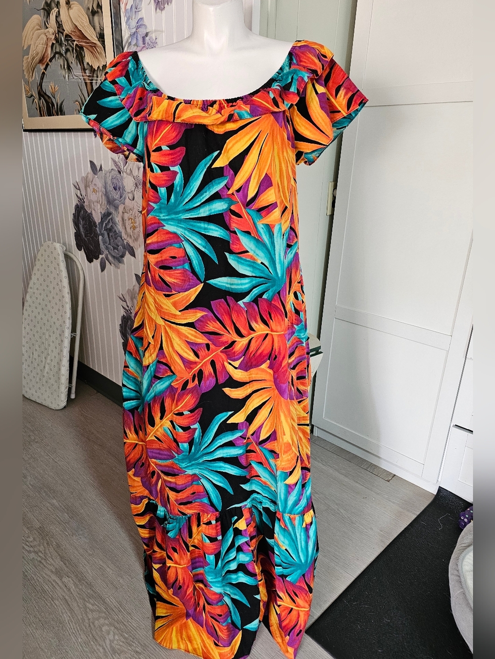 HILO HATTIE Hawaiian Maxi Dress XL 16-20 Tall Best Ruffle Floral Muumuu Vtg EUC